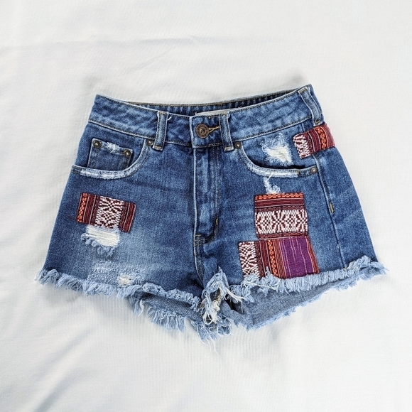 Bullhead Distressed Patchwork High Rise Mom Jean Shorts - Picture 1 of 9